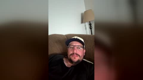 Snapshot of squirrlycock1 chatting on 05/19/26, 03:46 squirrlycock1 online show from 05/19/26, 03:46