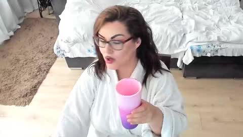 Kim online show from 09/11/25, 01:00