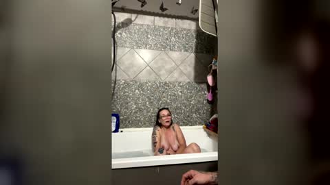 squirtingstar69 online show from 04/11/26, 02:49