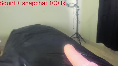 Snapshot of squirtle_girl chatting on 12/25/24, 07:24  Lizzy online show from 12/25/24, 07:24