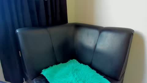 Snapshot of squirttati33 chatting on 01/18/25, 01:29 Tati online show from 01/18/25, 01:29