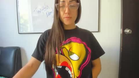 Snapshot of squirttati33 chatting on 10/07/25, 03:42 Tati online show from 10/07/25, 03:42