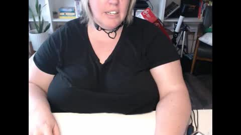 Messi Jessi online show from 12/10/24, 05:33