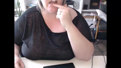 Messi Jessi online show from 02/27/25, 05:15