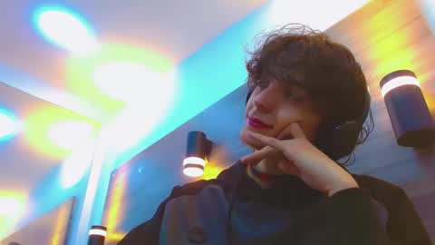 ethan online show from 03/31/26, 01:00