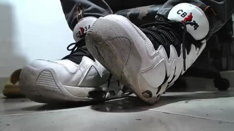 Snapshot of srfindomfeet_ chatting on 05/03/26, 07:42 sr master cum its my old account online show from 05/03/26, 07:42