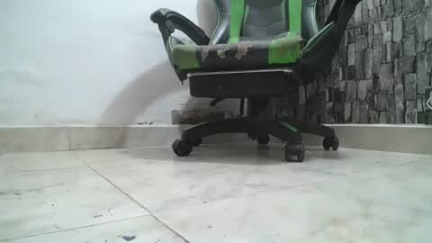 Snapshot of srfindomfeet_ chatting on 07/07/26, 07:29 sr master cum its my old account online show from 07/07/26, 07:29