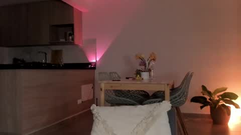 Snapshot of srta__sophie chatting on 03/02/25, 01:58 Sophie 3 online show from 03/02/25, 01:58