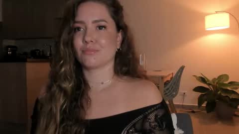 Snapshot of srta__sophie chatting on 10/27/25, 12:04 Sophie 3 online show from 10/27/25, 12:04