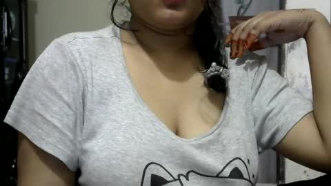 Snapshot of sruti23 chatting on 06/15/26, 03:09 sruti online show from 06/15/26, 03:09