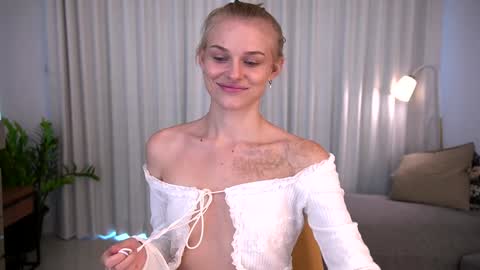 Scarlett online show from 12/17/24, 04:12