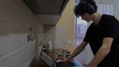 Snapshot of sssololeveling chatting on 01/08/26, 11:23 sssololeveling online show from 01/08/26, 11:23