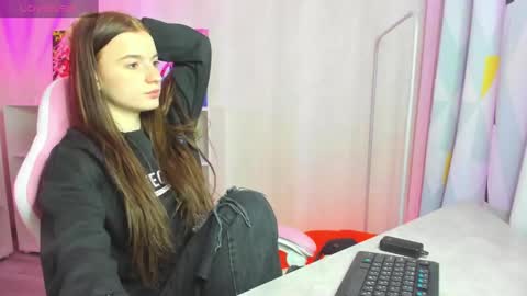 Snapshot of stacey_brown chatting on 12/06/24, 01:51 Stacey GMT5 Mo Tu We Th Fr Sa 3am -10am online show from 12/06/24, 01:51