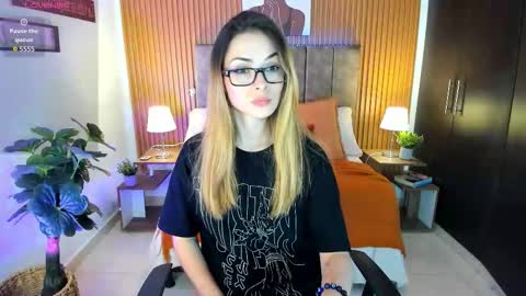 Stacy Woods online show from 03/05/26, 09:11