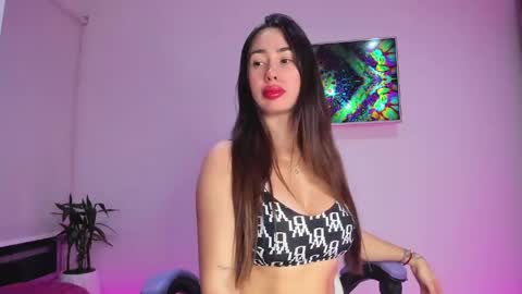 Snapshot of stacy_malibu1 chatting on 04/28/26, 11:21 TWstacymalibu110 online show from 04/28/26, 11:21