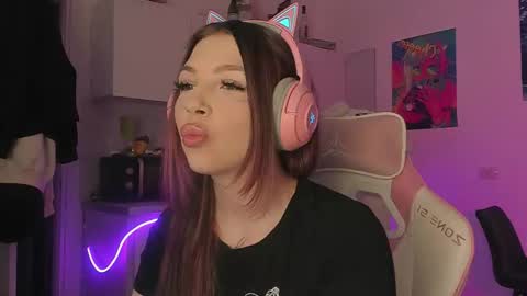 Snapshot of stacy_quinst chatting on 11/24/25, 04:40 Stacy online show from 11/24/25, 04:40