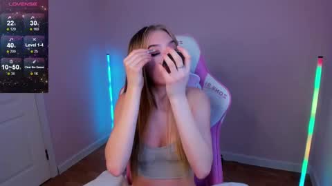 Snapshot of stacy_riiver chatting on 01/31/25, 11:24 Stacy Mon Tue Wed Thu Fri Sun GMT GMT 3 1000am - 0400pm online show from 01/31/25, 11:24