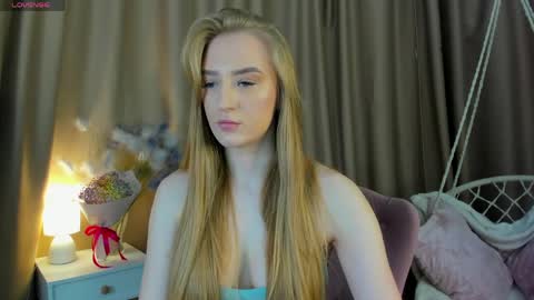 Snapshot of stacy_riiver chatting on 04/08/26, 09:31 Stacy Mon Tue Wed Thu Fri Sun GMT GMT 3 1000am - 0400pm online show from 04/08/26, 09:31