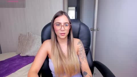 Stacy Conner online show from 09/19/25, 08:09