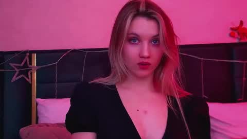 StacyEvances online show from 12/21/25, 06:04