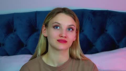 StacyEvances online show from 04/24/26, 06:16