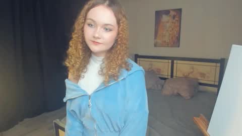 Snapshot of stacyroller chatting on 02/11/26, 08:25 Violet online show from 02/11/26, 08:25