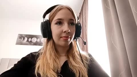 Snapshot of stacyscholle chatting on 02/15/26, 07:51 Mila online show from 02/15/26, 07:51