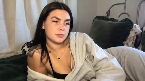 Snapshot of stacywithuu chatting on 09/19/25, 05:24 Stacy online show from 09/19/25, 05:24