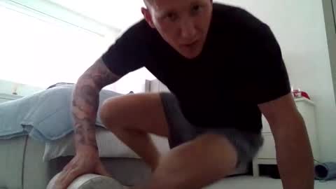 Snapshot of stanleyyyy26 chatting on 02/18/26, 02:02 stanleyyyy26 online show from 02/18/26, 02:02