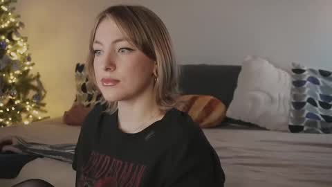 Kristina online show from 12/18/25, 02:45