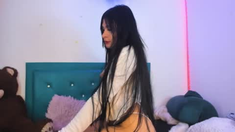 Snapshot of star_darling chatting on 02/01/25, 07:44  S T A R  online show from 02/01/25, 07:44