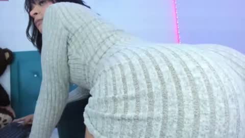 Snapshot of star_darling chatting on 02/12/25, 01:41  S T A R  online show from 02/12/25, 01:41