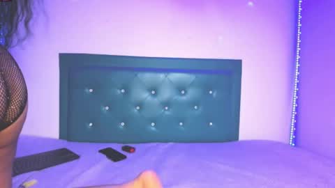 Snapshot of star_darling chatting on 02/28/25, 01:58  S T A R  online show from 02/28/25, 01:58