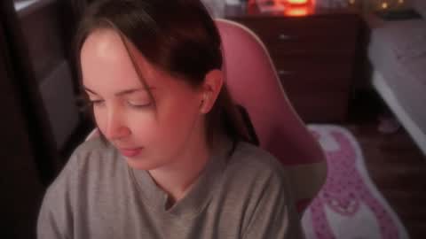 Snapshot of star_shopping chatting on 12/04/25, 04:22 Alice online show from 12/04/25, 04:22