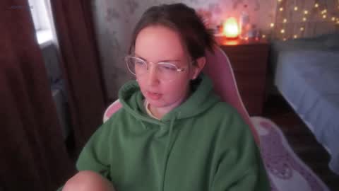 Snapshot of star_shopping chatting on 12/21/25, 08:10 Alice online show from 12/21/25, 08:10