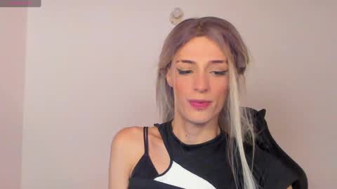 Snapshot of star_storm chatting on 01/01/25, 05:43 star_storm online show from 01/01/25, 05:43