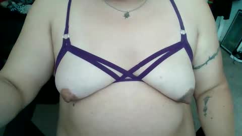 Snapshot of starella___saxxxton chatting on 05/17/26, 07:10 starella___saxxxton online show from 05/17/26, 07:10