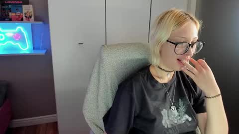 Kate online show from 05/19/26, 01:56