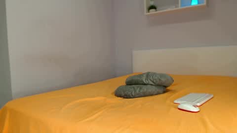 Snapshot of starfoxxxy1 chatting on 01/20/25, 06:21 Your fav Misteress and lover online show from 01/20/25, 06:21