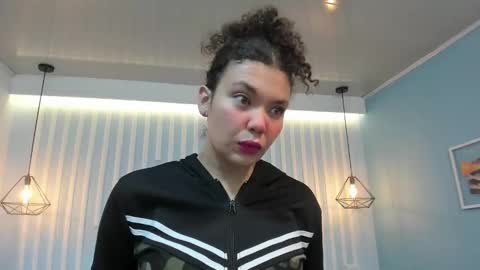 Snapshot of starkjoness chatting on 10/24/25, 12:01 Stark Jones online show from 10/24/25, 12:01