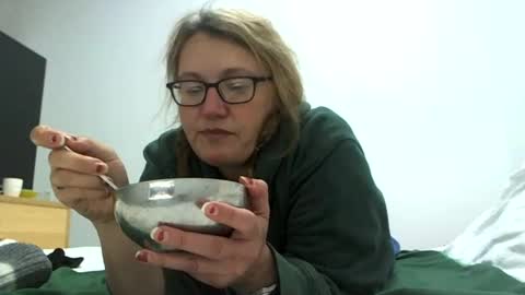 starlagurl online show from 12/14/24, 11:39