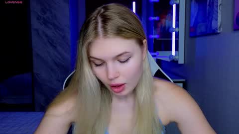 Caroline online show from 04/08/26, 04:01