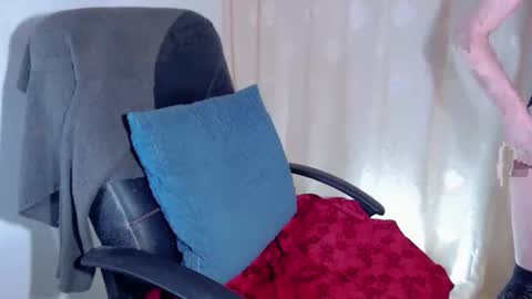 Angela online show from 10/07/25, 02:53