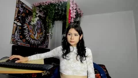 Snapshot of starmoonly chatting on 02/22/25, 08:31 starmoonly online show from 02/22/25, 08:31