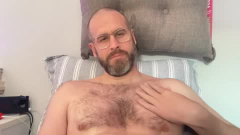 Snapshot of starrman99 chatting on 05/20/26, 06:25 starrman99 online show from 05/20/26, 06:25