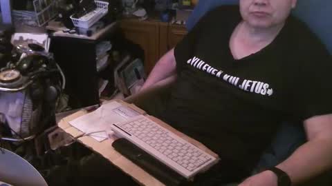 Snapshot of starterxyman chatting on 11/19/25, 11:10 starterxyman online show from 11/19/25, 11:10