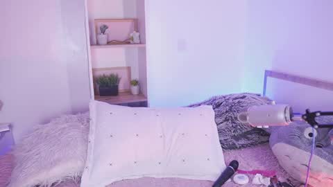 Yoko online show from 04/21/26, 01:42