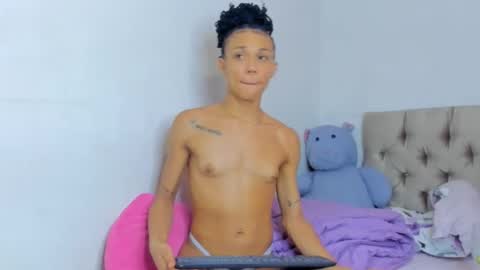 Snapshot of stassiebell chatting on 01/20/25, 03:39 stassiebell online show from 01/20/25, 03:39