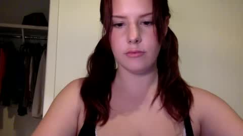 Snapshot of stassiesfucktoy chatting on 01/29/25, 02:19 stassiesfucktoy online show from 01/29/25, 02:19