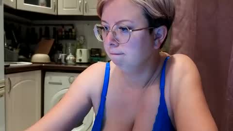 Snapshot of stasya_07 chatting on 10/16/25, 01:06 Stasya online show from 10/16/25, 01:06